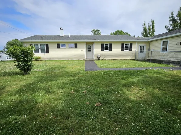 200 Davis Road, Bangor, ME 04401