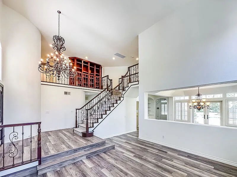 5 bed, 3.0 bath, 3405 sqft, $6,495 — Photo 4