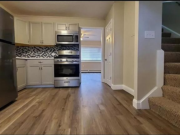 3rd image of 13 Lyman Ave