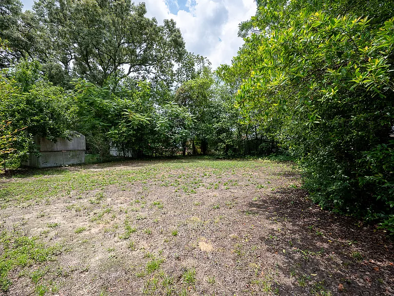 1803 Heath St — Photo 25