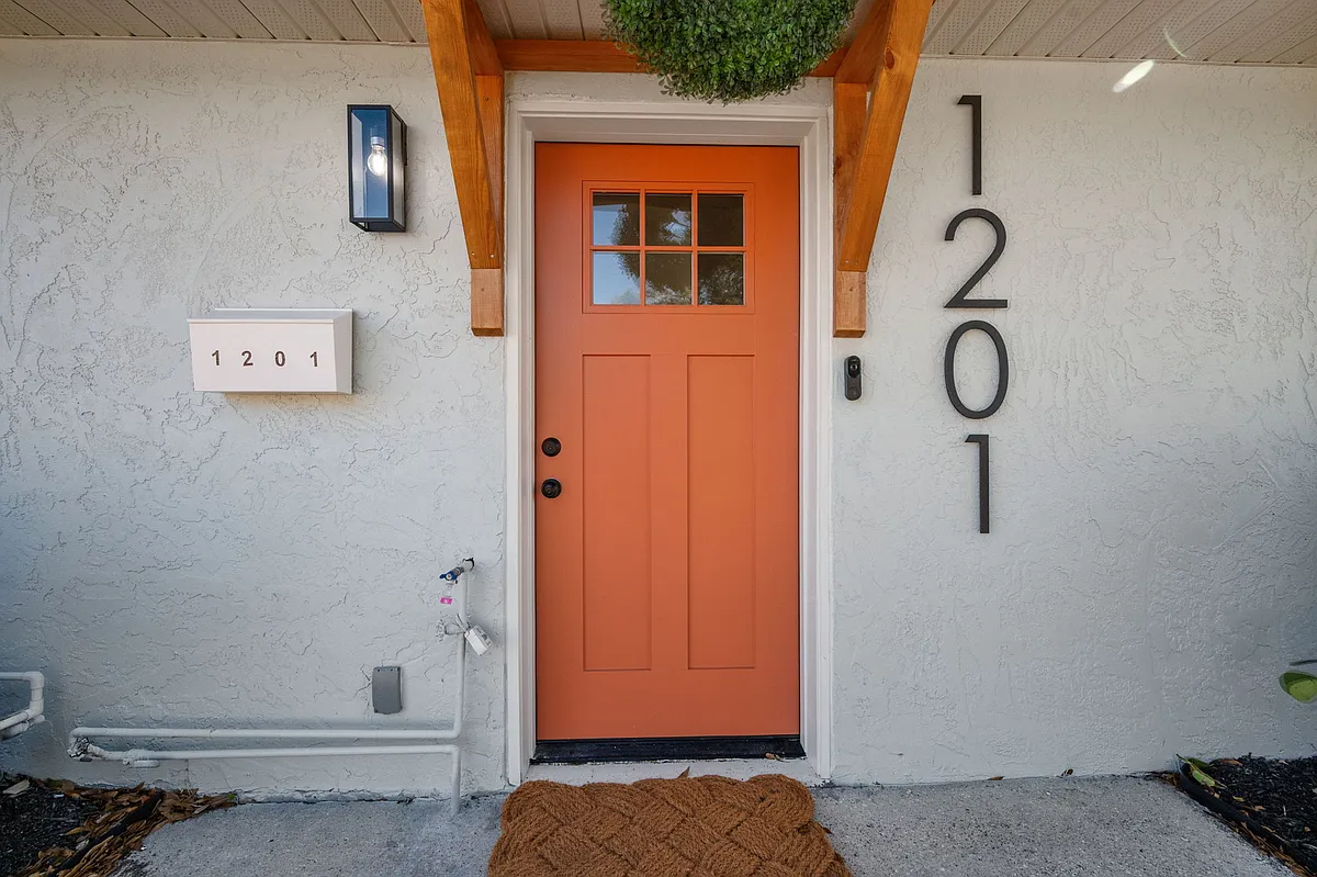 Building Photo - 1201 8th Ave NE