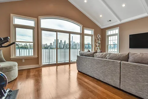 14 Lydia Dr Photo 1