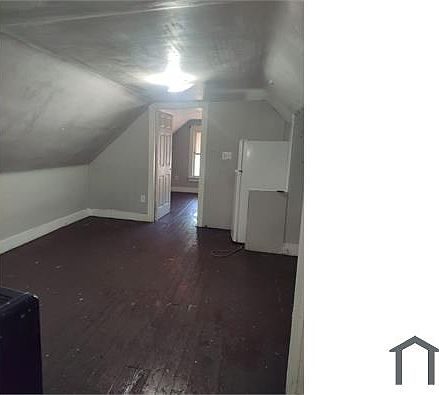 1st image of 10800 Bryant Ave #3