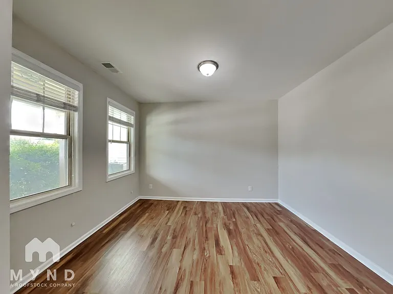 541 Lanier Ct — Photo 10