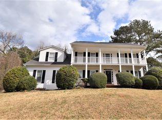 205 Lakepoint Ln, Fayetteville, GA 30215