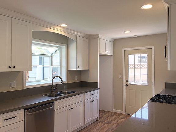 5th image of 6693 Yosemite Dr