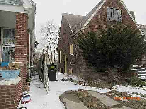 5805 Lakewood