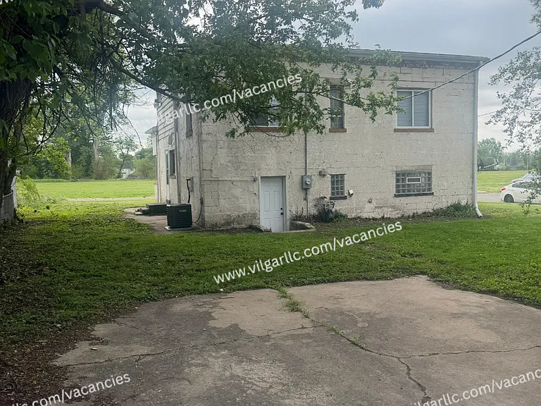 600 W 46th Ave — Photo 4