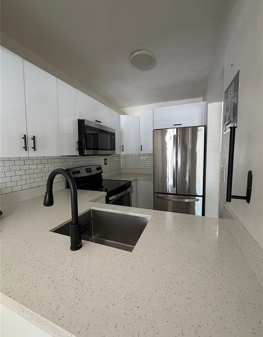755 Bldg Condo — Photo 4