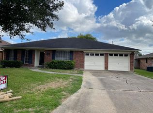 2003 Avenue L, Nederland, TX 77627