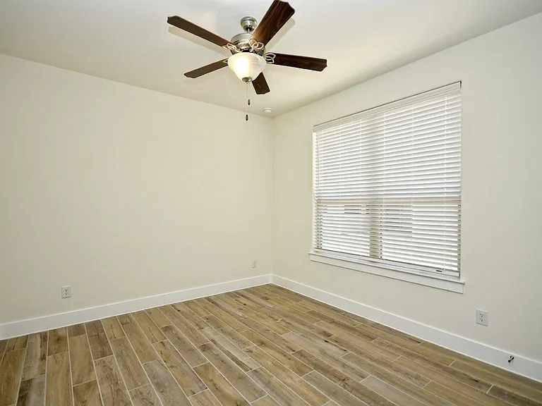 408 Parkline Dr — Photo 23