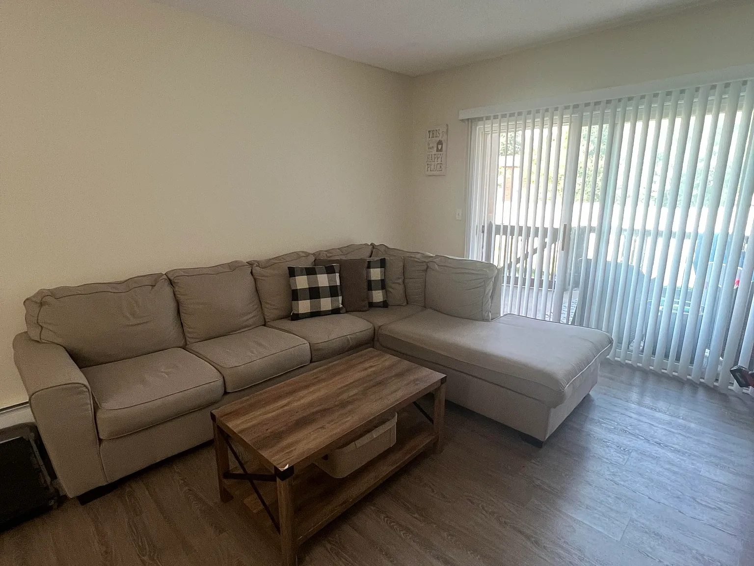 2 bed, 925 sqft, $2,000 — Photo 3