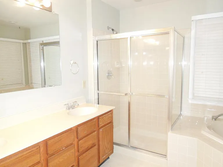 3945 Kathryn Jean Ct — Photo 18