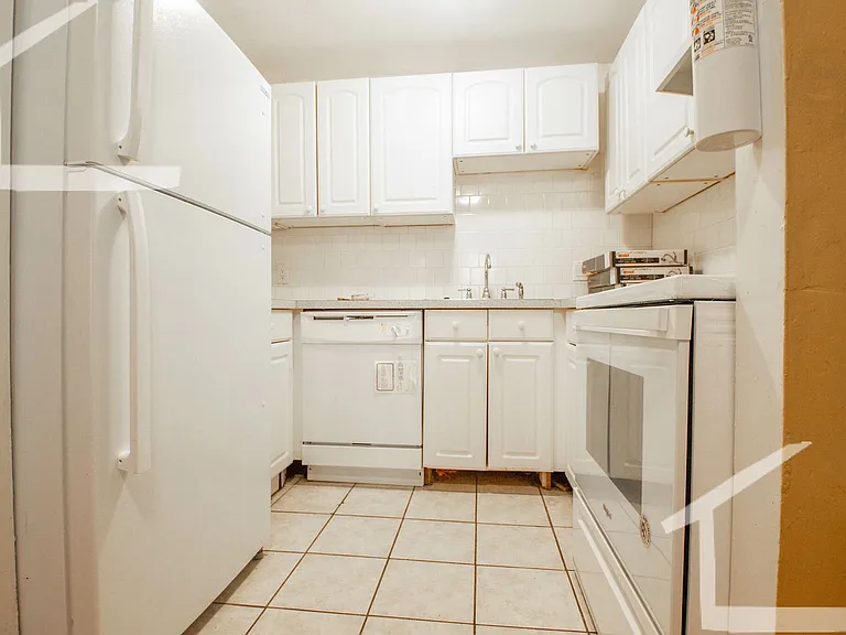 26 Farrington Ave #A — Photo 8
