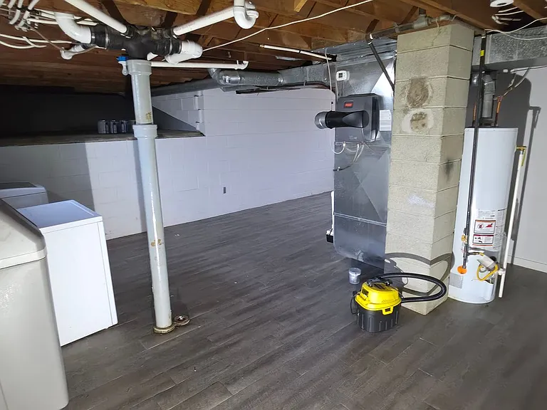 612 W Russ Ave — Photo 25