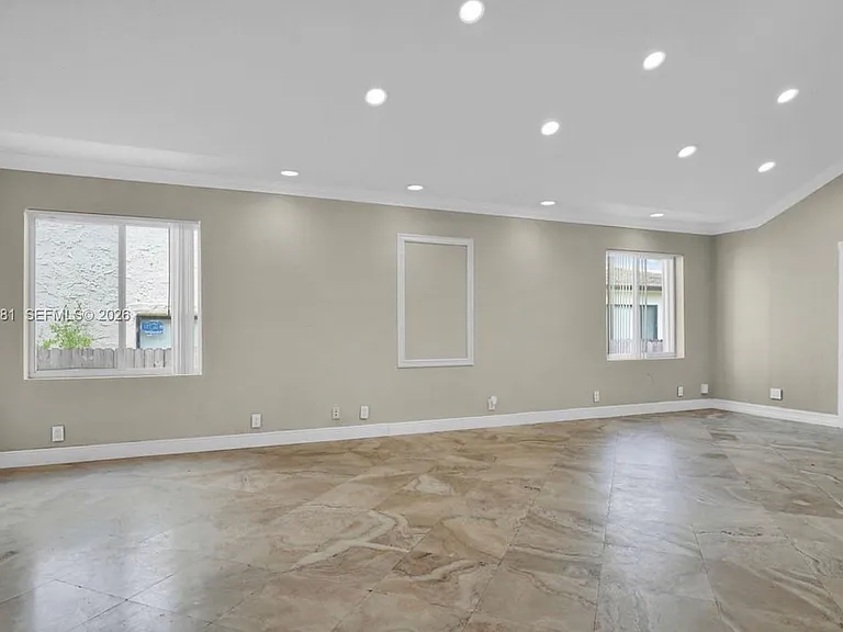 1630 Van Buren St — Photo 5