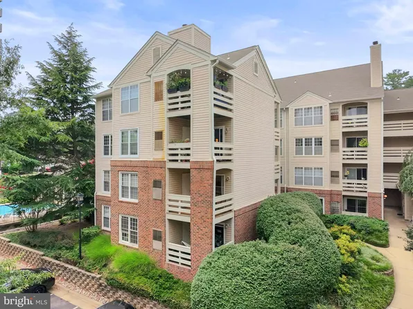 244 S Reynolds St APT 201, Alexandria, VA 22304