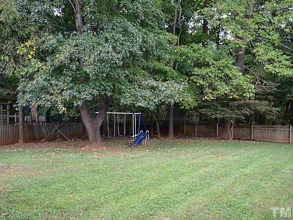 5th image of 1112 Fieldstone Dr