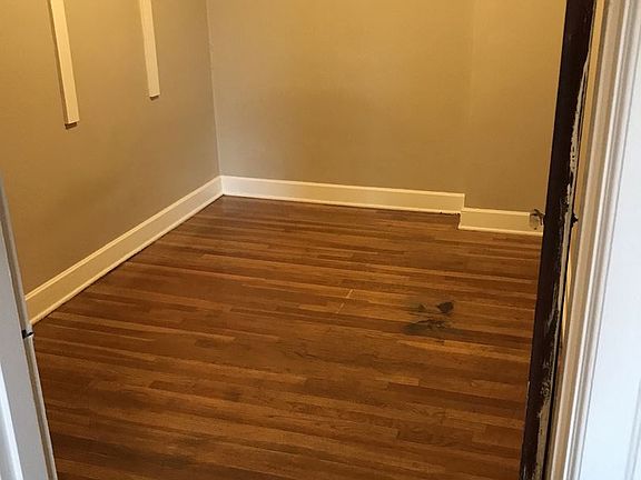 3rd image of 135 Harvard Ave E APT 405