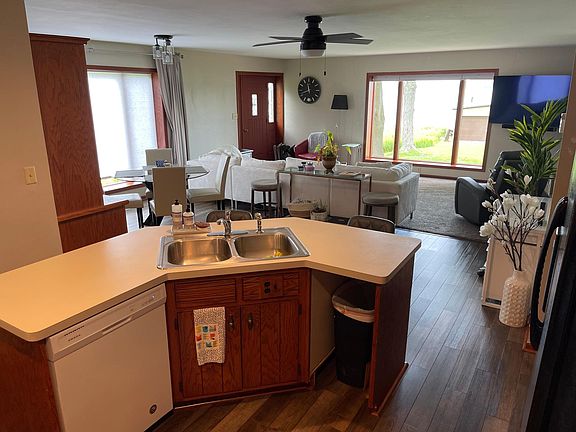 Kitchen 11x13 fridge, microwave, stove, dishwasher, garbage disposal