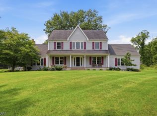 658 Main St, Asbury, NJ 08802