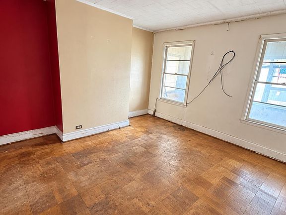 3rd image of 33 S Terrace Avenue
