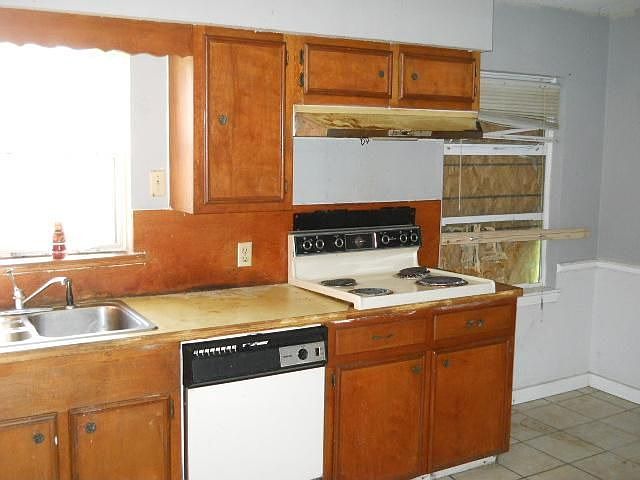 2nd image of 11510 Fernald Ave