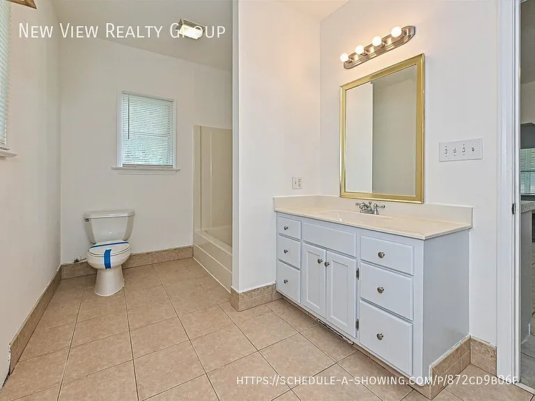 610 N Pear St — Photo 14