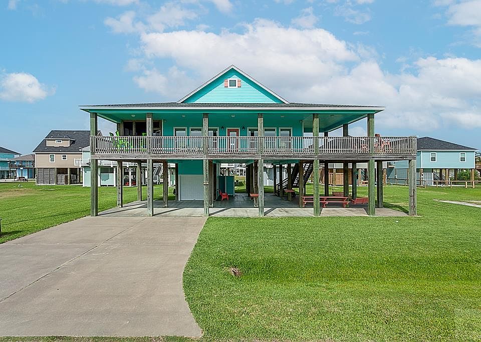 1st image of 964 Pelican Ln