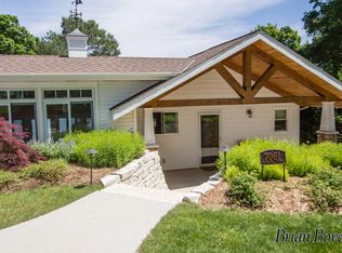7061 Peninsula Dr NE, Rockford, MI