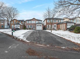 30 Myna Ct, Brampton, ON L6S 4H8