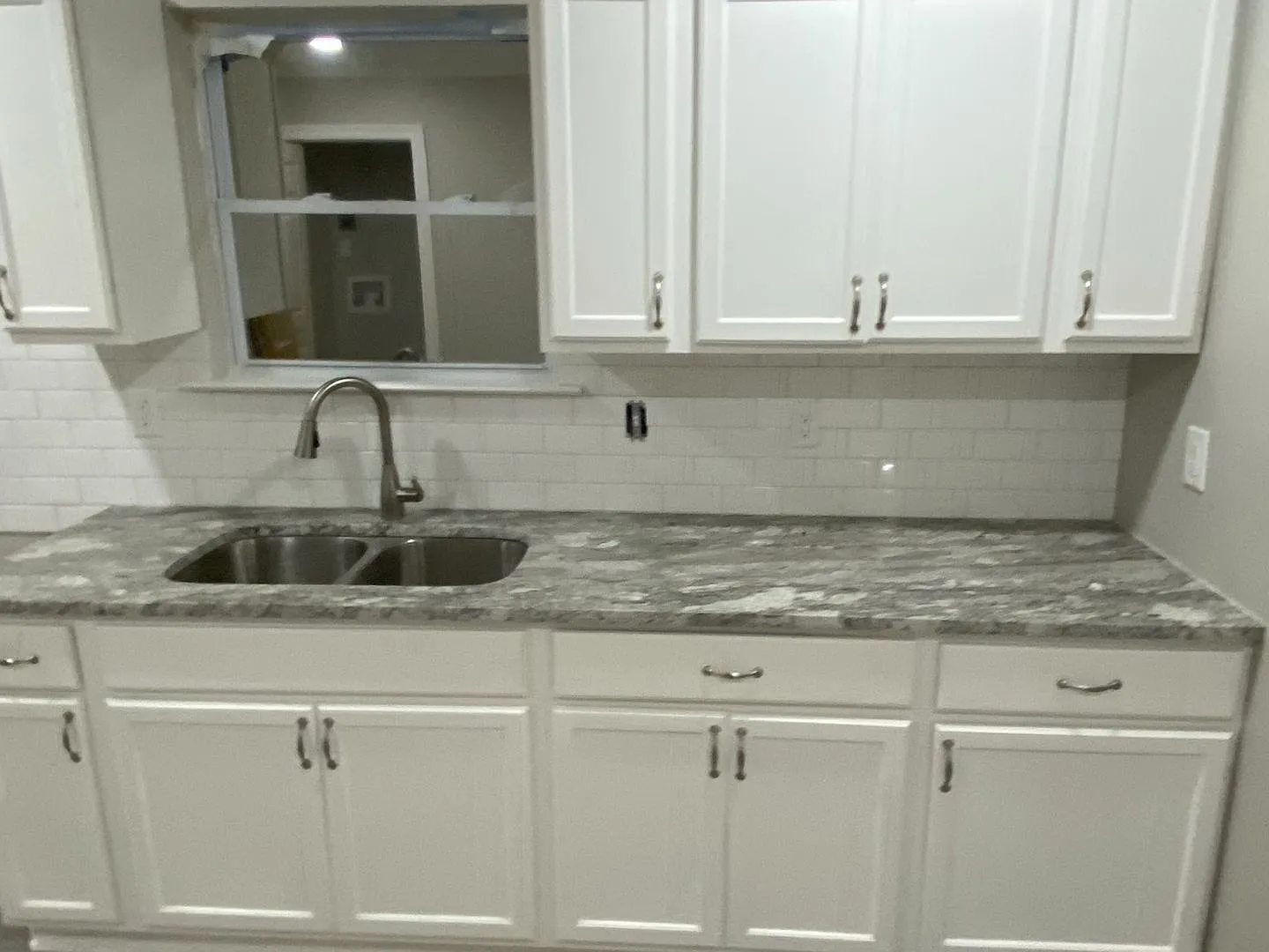 4 Bedrooms 2 Baths! Section 8 Accepted!! — Photo 2