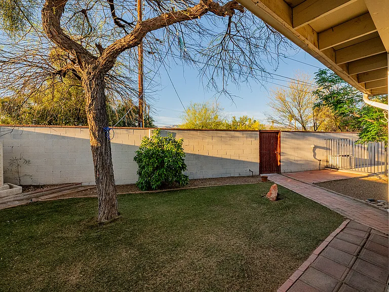 2827 E La Cienega Pl — Photo 46