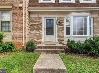 10290 Colony Park Dr, Fairfax, VA 22032