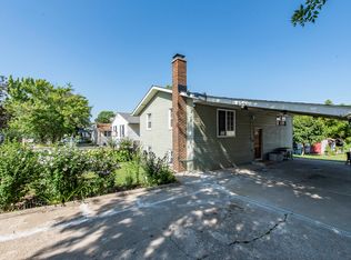 13 N Pioneer Rd, Waukegan, IL 60085