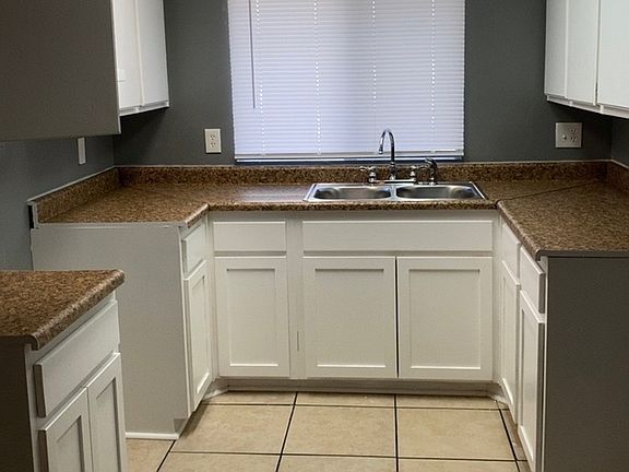 4th image of 157 N Columbia St #2