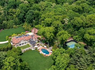 6 Spring Hill Ln, Old Westbury, NY