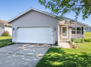 306 Valley Glen Ct, Baraboo, WI 53913