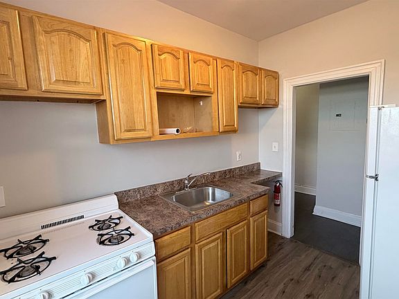 4th image of 680 Kennedy Blvd APT 404