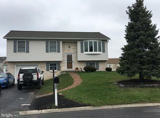 27 Blue Spruce Dr, Hanover, PA