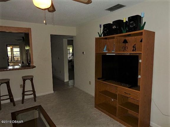 4th image of 85 Fremont Ave APT 404