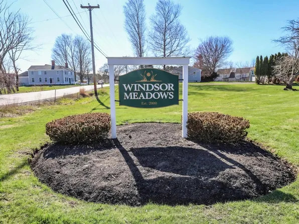 23 Abbey Road, Brentwood, NH 03833