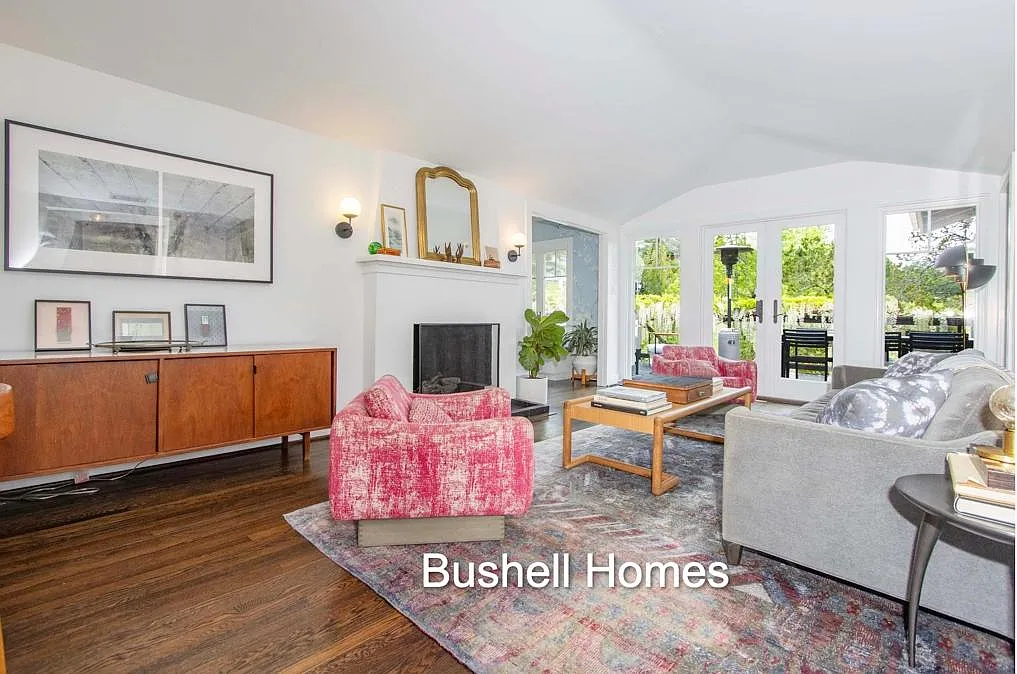 161 Oakdale Ave photo 1