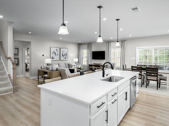 4th image of 65 Lismore St