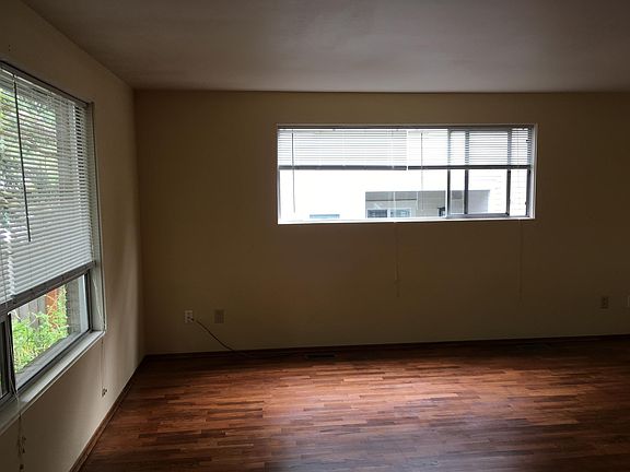 3rd image of 12313 35th Ave NE #A
