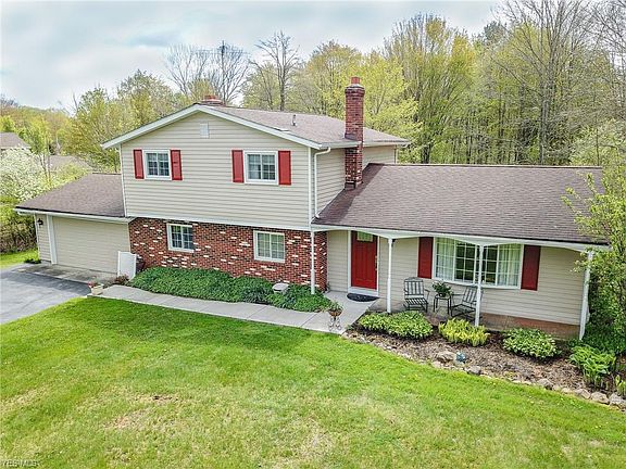 2nd image of 13985 Meadowlark Ln