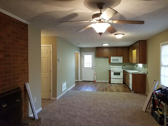 Living room/kitchen