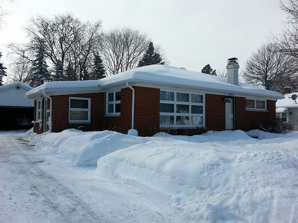 2nd image of 2004 Hillview Dr