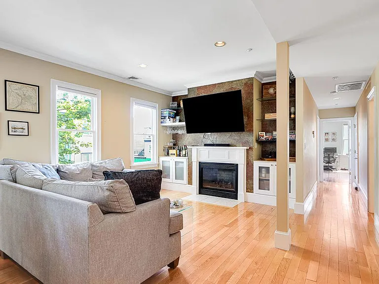 201 K St #4 — Photo 3