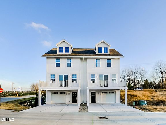 2nd image of 110 Keewatin Way #15